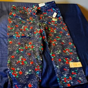 NWT St. John's Bay Navy Floral 18" Secretly Slender Cotton Capris - Size 10